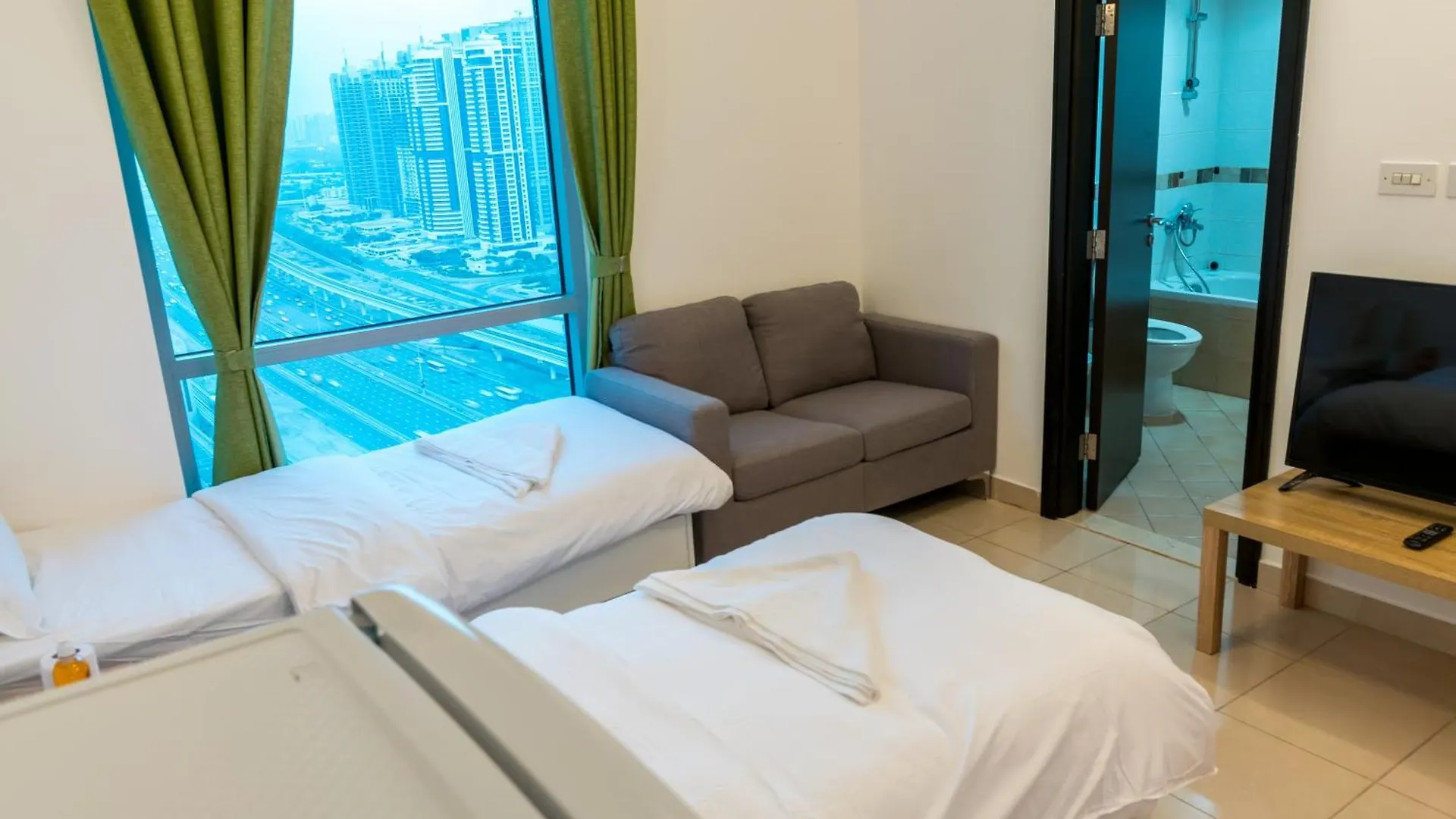 La Rivera Rooms For Ladies Dubai 0*,