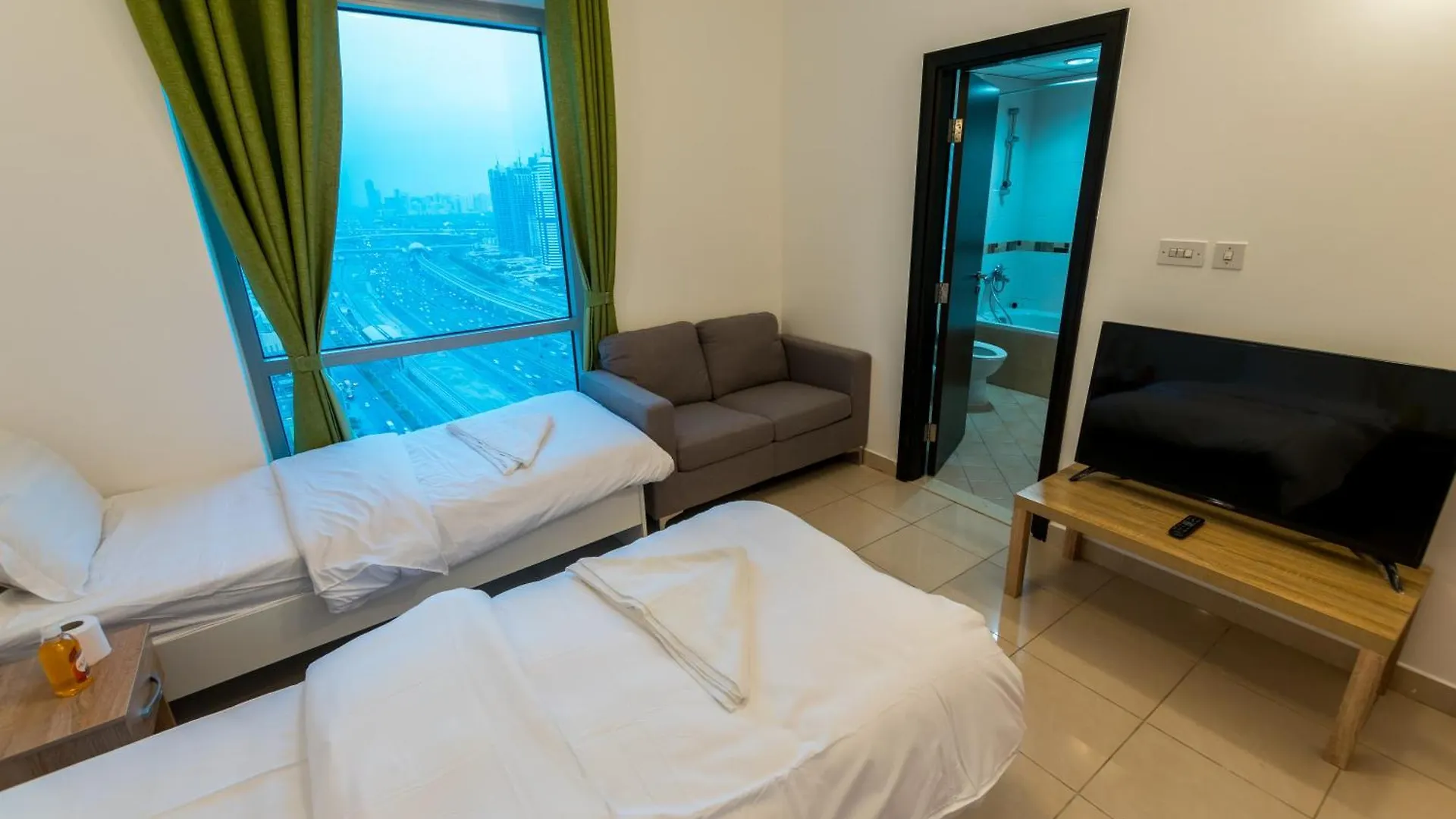 Apartment La Rivera Rooms For Ladies Dubai
