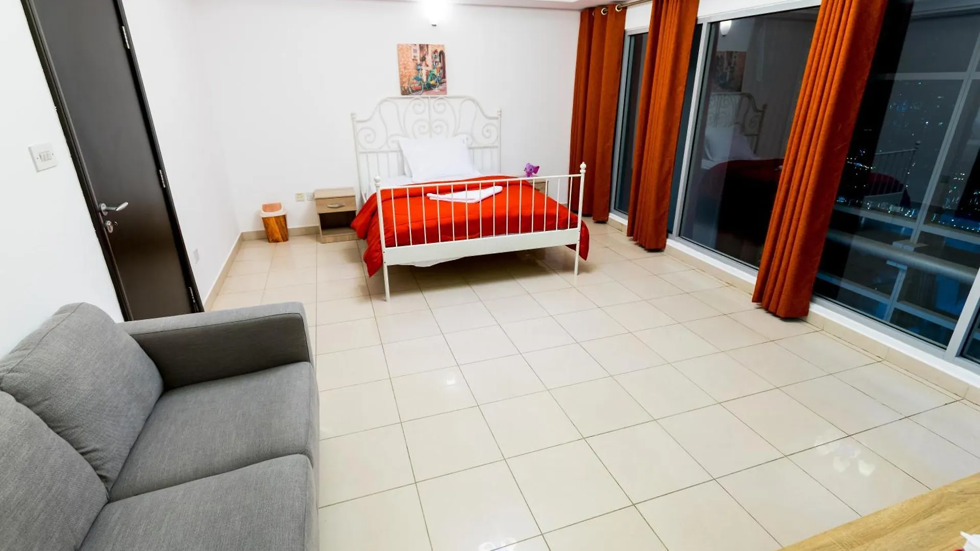 La Rivera Rooms For Ladies Dubai Apartment