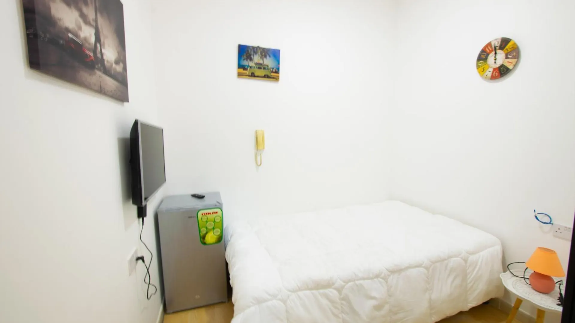 La Rivera Rooms For Ladies Dubai 0*,