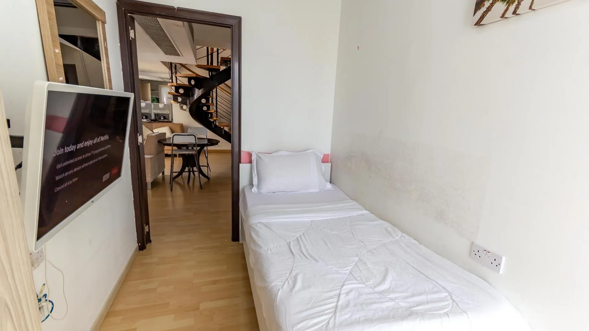 La Rivera Rooms For Ladies Dubai Apartment