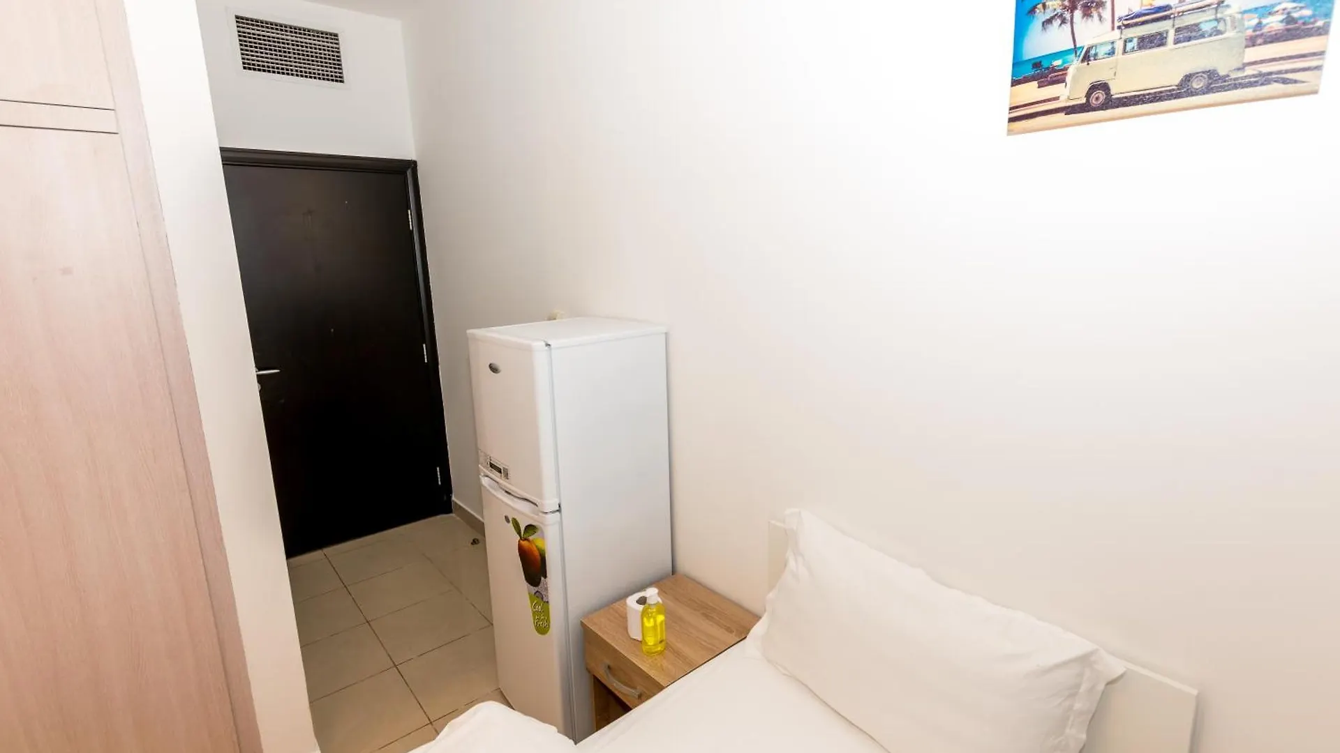 Apartment La Rivera Rooms For Ladies Dubai