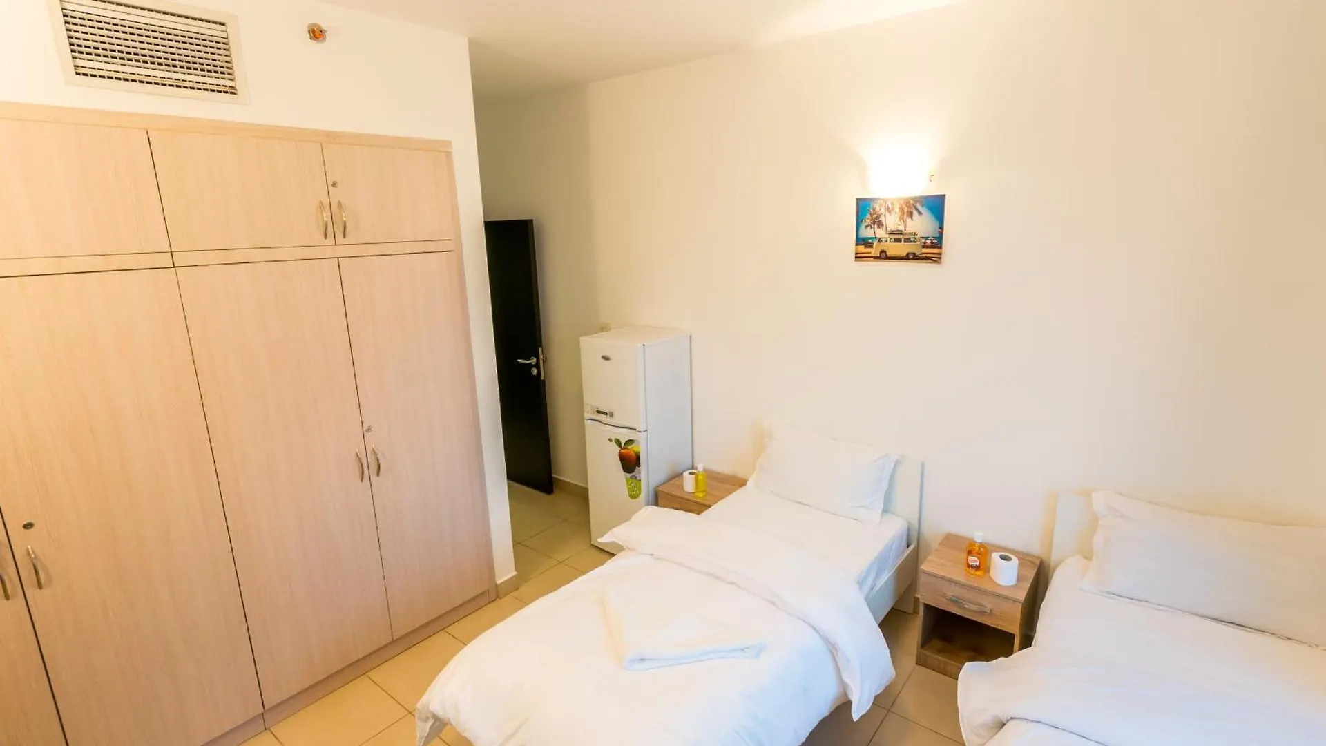 La Rivera Rooms For Ladies Dubai Apartment
