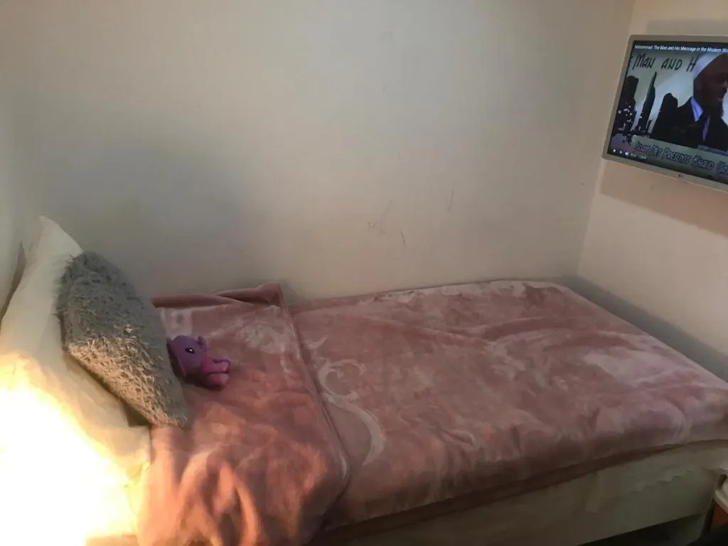 Apartment La Rivera Rooms For Ladies Dubai