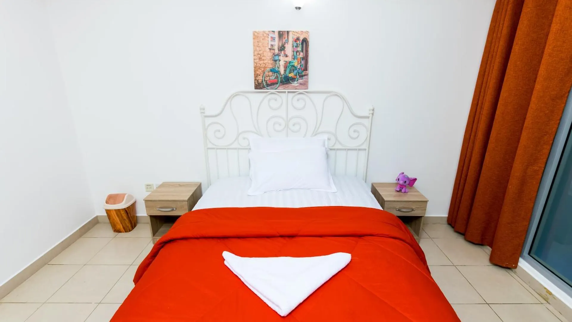 Apartment La Rivera Rooms For Ladies Dubai