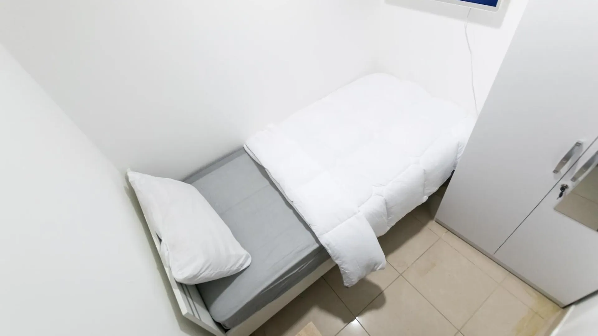La Rivera Rooms For Ladies Dubai