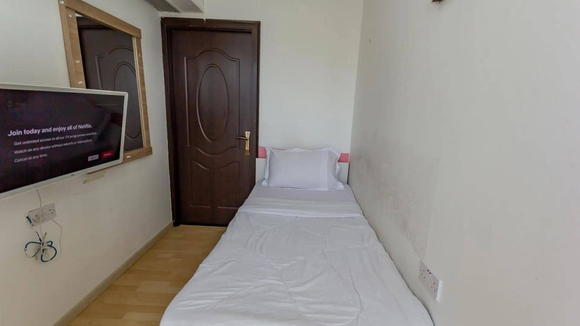 La Rivera Rooms For Ladies Dubaj 0*,