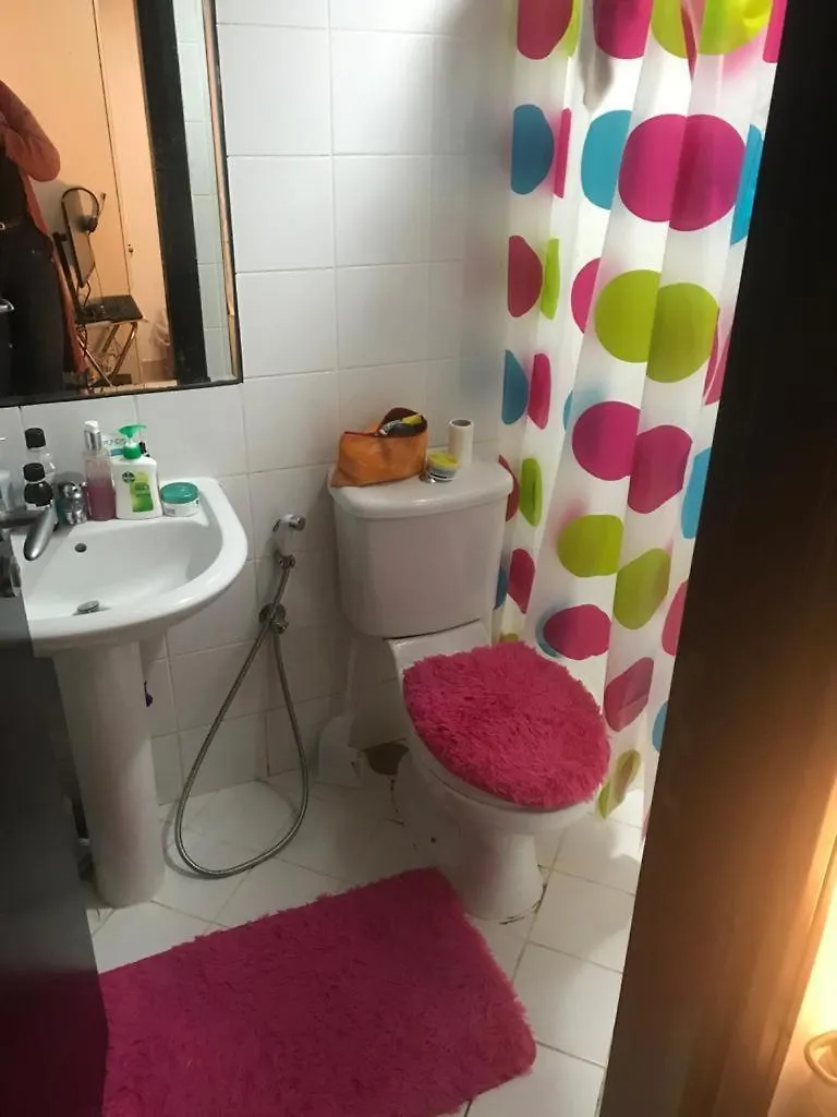 Apartmán La Rivera Rooms For Ladies Dubaj Spojené arabské emiráty